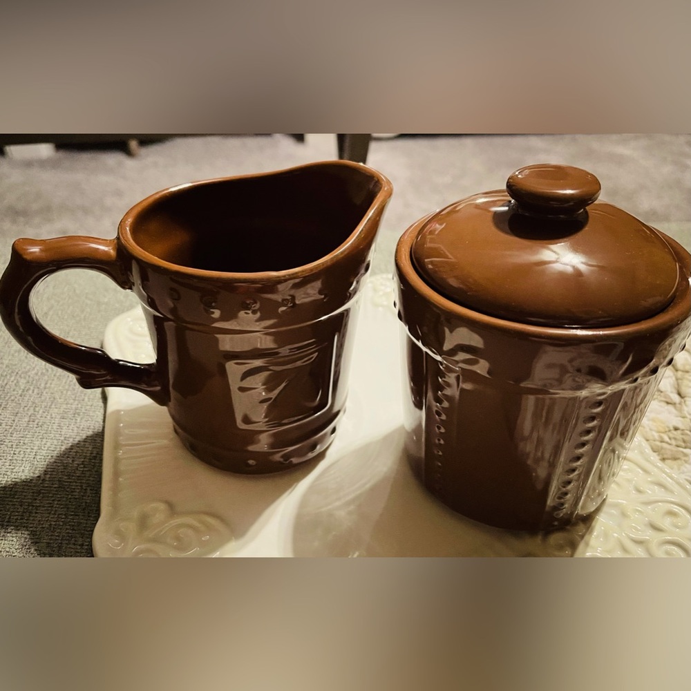 Sorrento Debby Segura Creamer Sugar Bowl With Lid Tan/Brown 🤎 2001